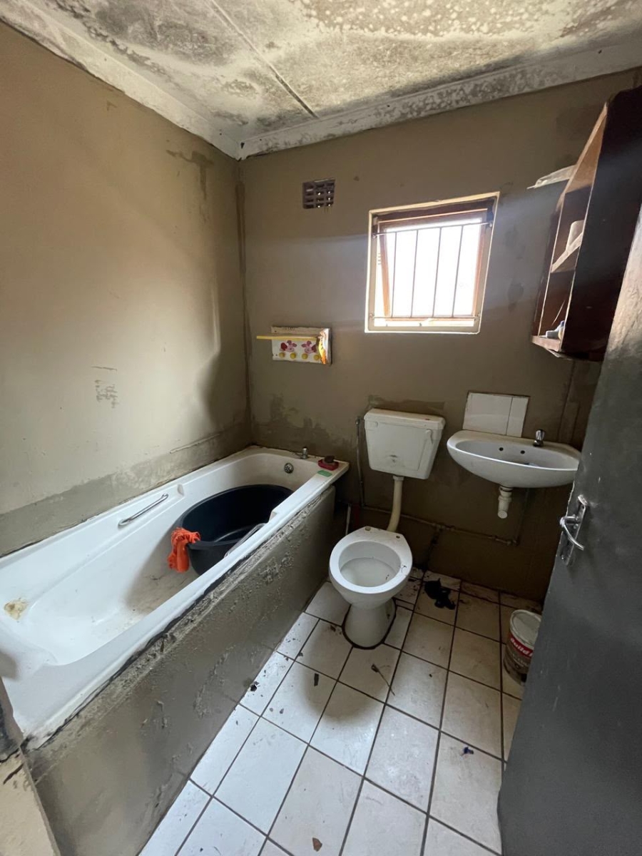 4 Bedroom Property for Sale in Delft South Western Cape